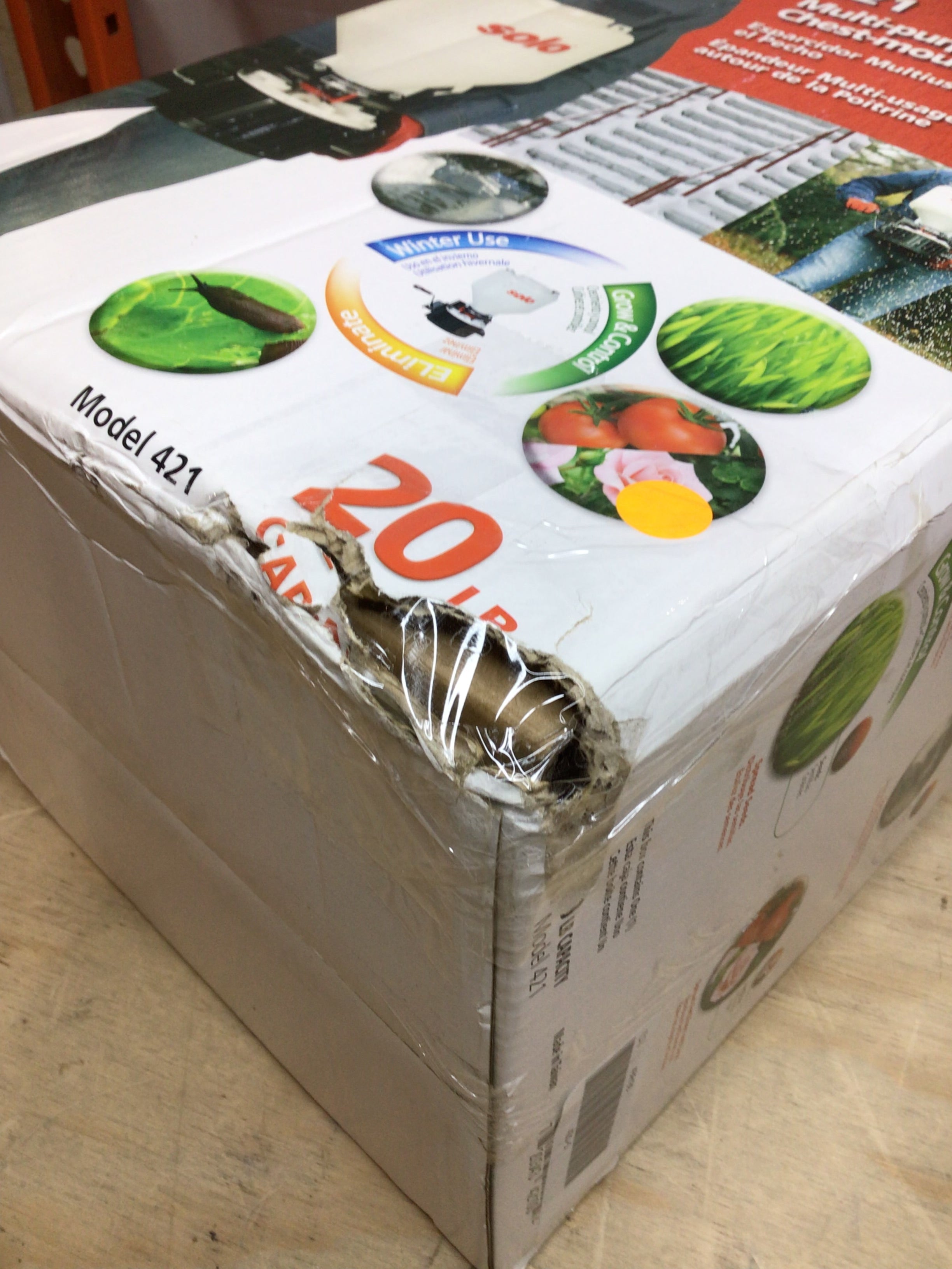 Solo 421-S 20 Lb. Portable Chest-Mount Spreader *OPEN BOX* (8128802095342)